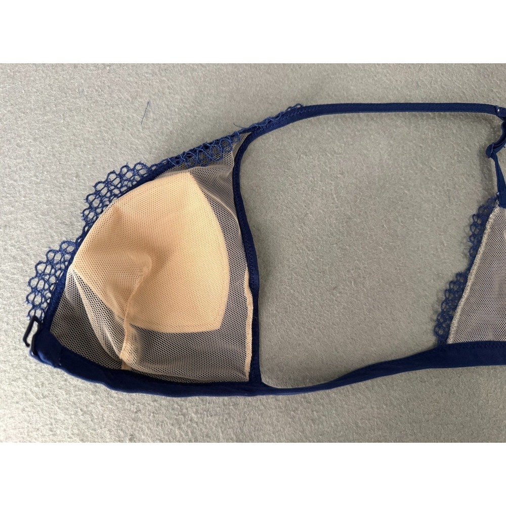 Victoria's Secret Bra Size S Lace Wire Free Bralette Triangle Coquette T-Back - Picture 8 of 11
